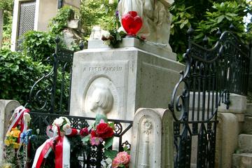 Paris 2-Hour Walking Tour of Pere Lachaise Cemetery
