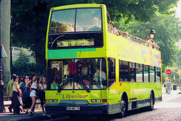 Paris Hop-On Hop-Off Combo: Sightseeing Bus and Seine River Cruise