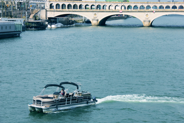 Paris Seine River Cruise with Brunch