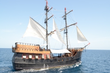 Pirate Ship Day Sail to Soufriere Including Buffet Lunch