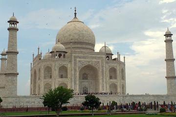 Private 3-Night Agra and Varanasi Tour from Delhi by Train