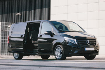 Private Airport Round-Trip Transfer: Berlin Schönefeld Airport to Berlin Hotel plus Return Trip