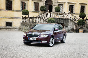 Private Arrival Transfer: Prague Airport to Central Prague