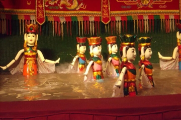 Private Evening Cyclo Tour in Hanoi with Water Puppet Show