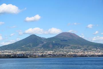 Private Full-Day Tour to Pompeii and Mt. Vesuvius with Winery Visit and Lunch