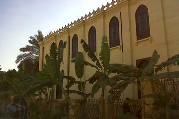 Private Guided Day-Tour to Giza Pyramids, Egyptian Museum and Ben Ezra Synagogue in Cairo