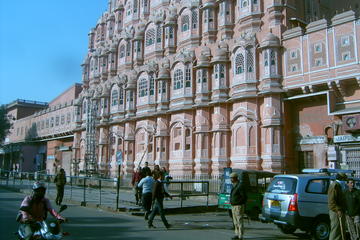 Private Jaipur City Tour: Amber Fort, City Palace, Jantar Mantar, Hawa Mahal and Birla Mandir