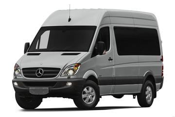 Private Limousine Transfer Treviso Airport to Venice City Center by MiniBus and Water Taxi up 8Pax