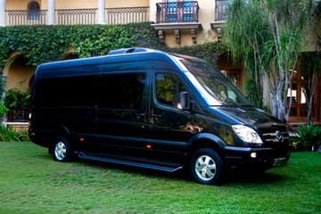 Private Luxury Arrival Transfer: Cancun Airport to Hotel
