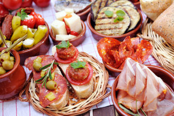 Private Malaga City Sightseeing Tour with Tapas