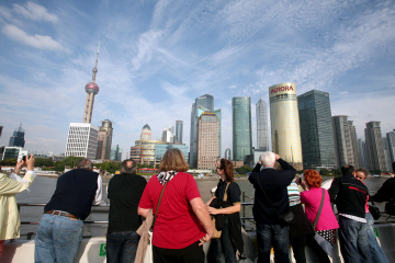 Private Shanghai Day Tour: Shanghai Museum, Yuyuan Garden,The Bund and Huangpu River Cruise