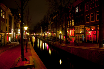 Private Tour: Amsterdam Old Town and Red Light District Walking Tour
