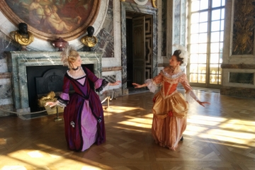 Private Tour: Baroque Dance and Arts Class in Paris