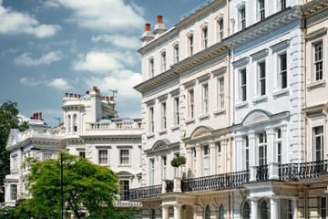 Private Tour: Chauffeur-Driven Celebrity Tour of London