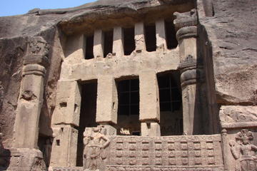 Private Tour: Customizable Mumbai Sightseeing Including Elephanta Caves or Kanheri Caves