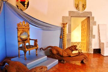 Private Tour: Medieval Towns and Dali Landscapes Day Trip from Barcelona