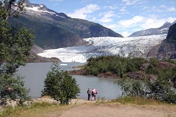 Private Tour: Mendenhall Glacier Hike with Round-Trip Transport from Juneau