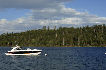 Private Tour: Powerboat Cruise on Lake Tahoe