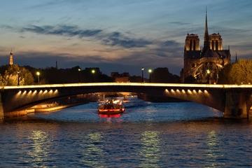 Private Tour: Romantic Seine River Cruise, Dinner and Illuminations Tour