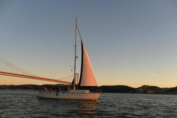 Private Tour: Tagus River Sunset Cruise in Lisbon
