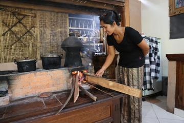 Private Traditional Balinese Cooking Class and Garden Tour in An Ubud Home