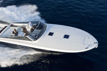 Private Transfer: Sorrento or Amalfi Coast to Naples by Speedboat