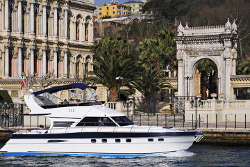 Private Yacht Cruise to Anadolu Kavagi - Half Day From Istanbul