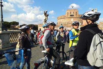 Rome Bike Tour: Rome Ghosts and Talking Statues Evening Bike Tour