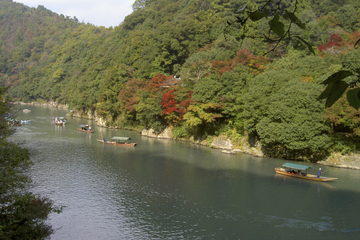 Sagano Bamboo Grove and Arashiyama Walking Tour With Yakatabune Lunch Cruise