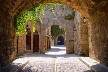 San Gimignano and Monteriggioni Wine Tour from Florence