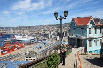 Santiago Super Saver: City Sightseeing plus Vina del Mar and Valparaiso Day Trip