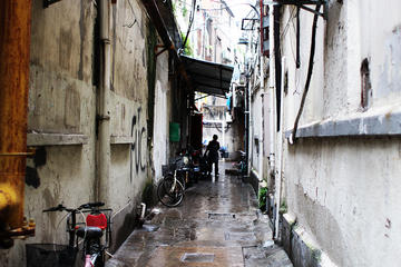 Seoul Through a Lens: Korea's Past and Present Urban Photography Tour