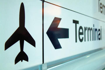 Shared Arrival Transfer: Seville Airport to Hotel