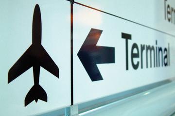 Shared Departure Transfer: Santa Marta Hotels to Simon Bolivar International Airport Shared Departure Transfer: Santa Marta Hotels to Simon Bolivar International Airport