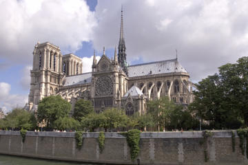 Skip the Line: Notre Dame Cathedral, Tower and Ile de la Cite Half-Day Walking Tour