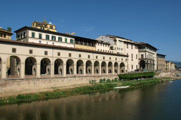 Skip the Line: Uffizi Gallery and Vasari Corridor Walking Tour