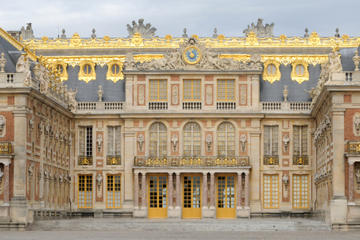 Skip the Line: Versailles Tour by Train Including Guided Visit of the Royal Quarters
