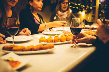 Small-Group Barcelona Evening Food Walking Tour with Gourmet Dinner