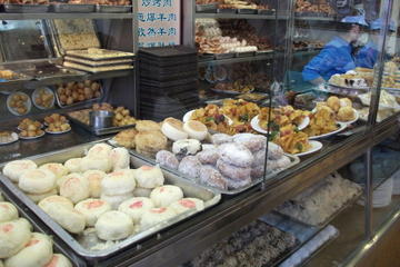 Small-Group Beijing Street Food Tour at Night Including Dumpling Making