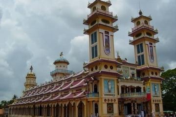 Small-Group Day Trip to Cao Dai Temple and Cu Chi Tunnels from Ho Chi Minh City