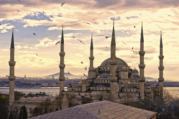Small-Group Istanbul Tour: Skip-the-Line Hagia Sophia and Basilica Cistern, Bosphorus Cruise, Blue Mosque and Grand Bazaar