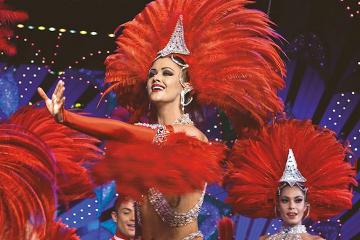 Small Group Paris Night City Tour and Moulin Rouge Show