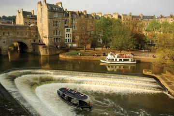 Small-Group Stonehenge, Bath and Salisbury Day Trip plus Champagne Reception