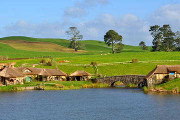 Small-Group Tour: The Lord of the Rings Hobbiton Movie Set Tour from Auckland