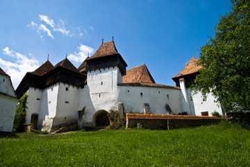 Small-Group Two Day Tour to Dracula's Castle, Rasnov Fortress, Peles Castle, Sighisoara and Viscri Village with Overnight in Brasov