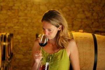 Small-Group Wine Tasting and Workshop in Bordeaux