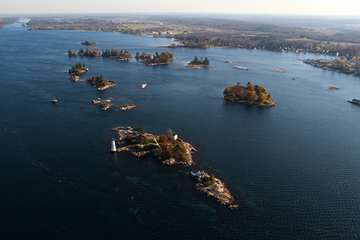St Lawrence River Glass-Bottom Boat Cruise and Rock Island Lighthouse Tour
