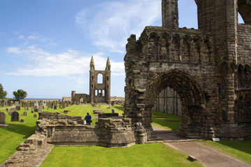 Stirling, Whisky Distillery and St Andrews Day Trip from Edinburgh with Spanish Speaking Guide