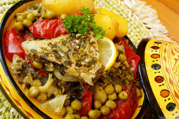 Traditional South African Dinner Experience: Dancing, Drumming, and Interactive Performances at Gold Restaurant