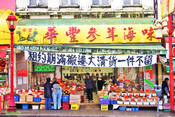 Vancouver Walking Tour: Gastown and Chinatown